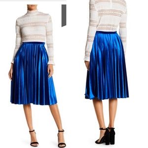 💙✨Endless Rose -Pleated Velvet Midi Skirt✨💙